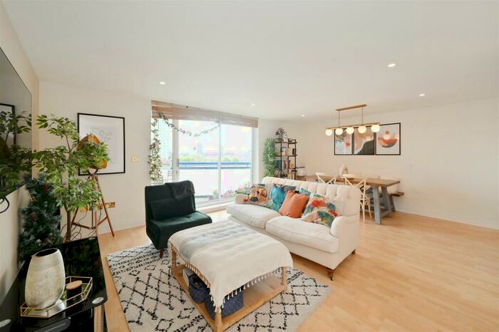 2 Bedroom Duplex To Rent In Apollo Building, Newton Place, Isle Of Dogs, E14