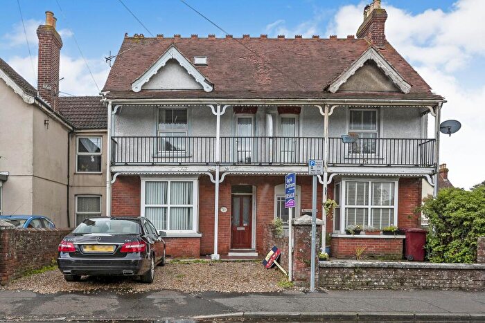 5 Bedroom House To Rent In Chichester, PO19