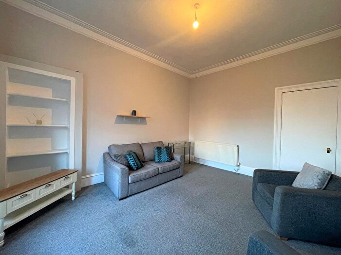 1 Bedroom Flat To Rent In Roslea Drive, Glasgow, G31