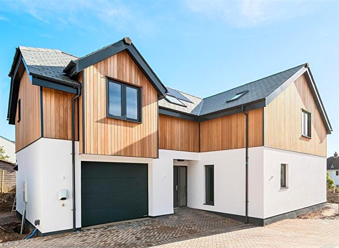 4 Bedroom Detached House For Sale In Lower Park Road, Braunton, EX33