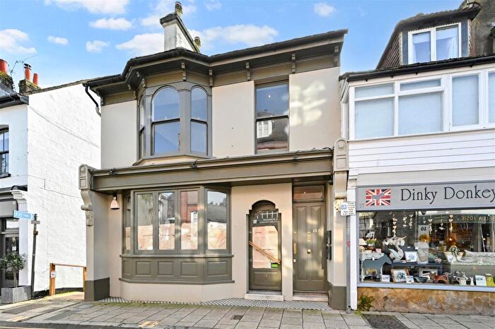 2 Bedroom Maisonette To Rent In Tarrant Street, Arundel, BN18