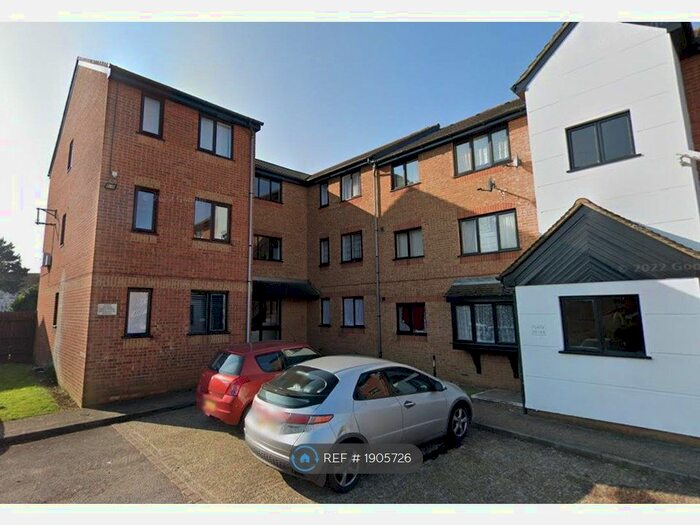 1 Bedroom Flat To Rent In Whitehead Close, London, N18