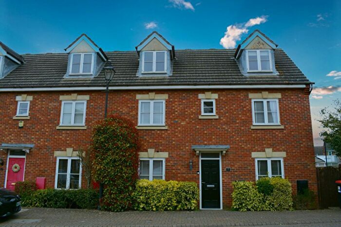 4 Bedroom Town House For Sale In Hillbeck Grove, Middleton, Milton Keynes, MK10