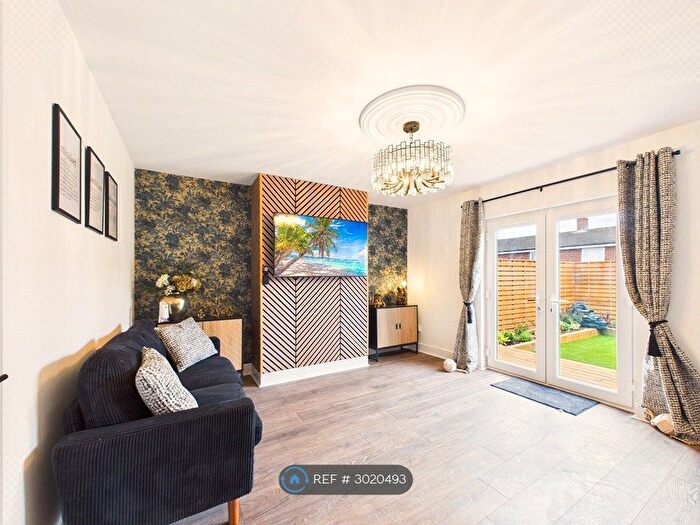 3 Bedroom Semi Detached House To Rent In Ravens Lane, Ipswich, IP8