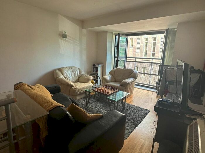 2 Bedroom Flat To Rent In Navigation House, Ducie Street, Manchester, M1