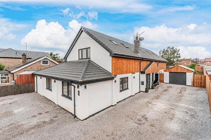 5 Bedroom Detached House For Sale In Poplars Farm Road, Barton Seagrave, NN15