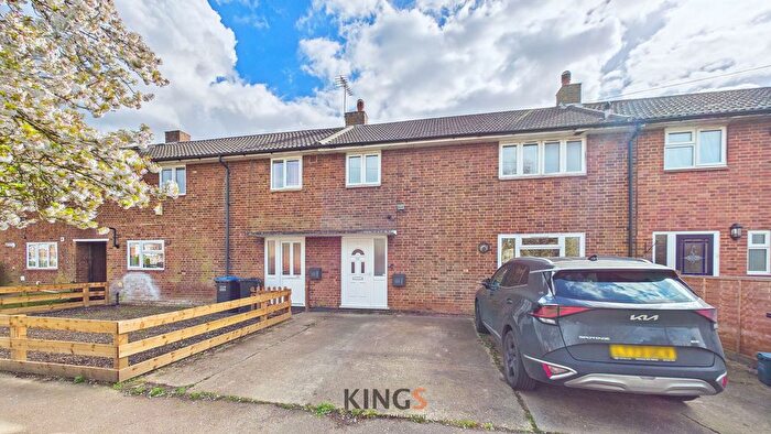 3 Bedroom Terraced House For Sale In Birchwood Avenue, Hatfield, AL10