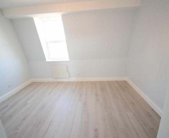 Studio To Rent In Kingsland Road, London, E8