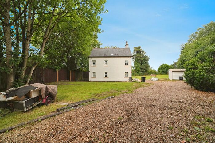 5 Bedroom Detached House For Sale In School Lane, Manchester, M31