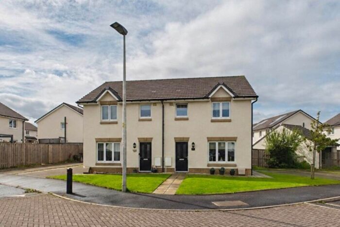 3 Bedroom Semi-Detached House For Sale In Lapwing Drive, Cambuslang, Glasgow, G72