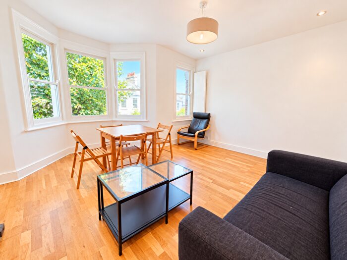 2 Bedroom Flat To Rent In Beresford Road, Manor House, N8