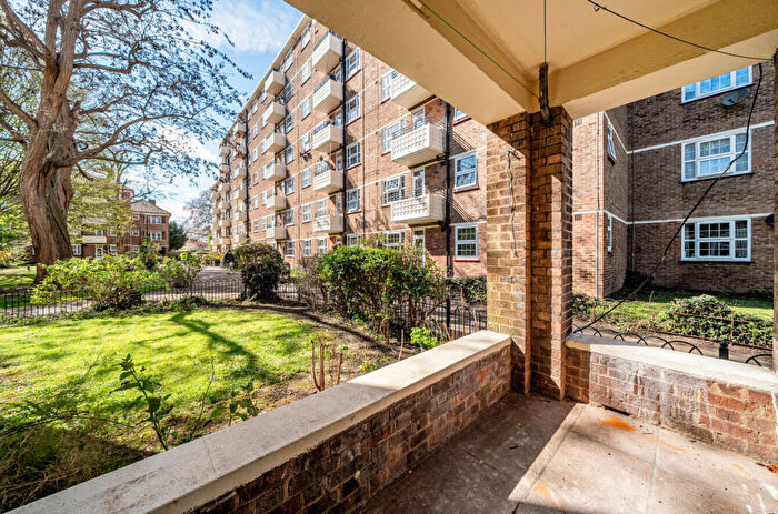 2 Bedroom Apartment For Sale In London Road, Mitcham, CR4
