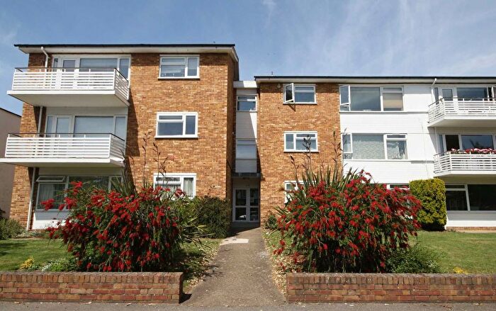 2 Bedroom Flat To Rent In Anglesea Road, Kingston Upon Thames, KT1
