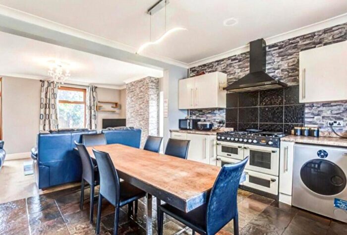 4 Bedroom Property To Rent In Alexander Road, London, N19