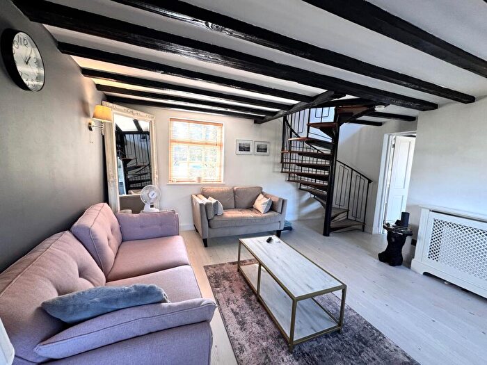 2 Bedroom Character Property To Rent In Howell Hill Close, Mentmore, Leighton Buzzard, LU7