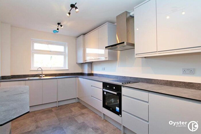 2 Bedroom Flat To Rent In Page Street, Randall Court Page Street, NW7