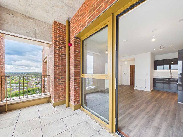 1 Bedroom Flat To Rent In Vista Heights, Bermondsey, SE15