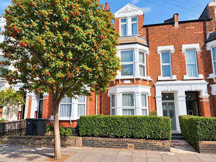 1 Bedroom Flat To Rent In Park Avenue, Palmers Green, N13