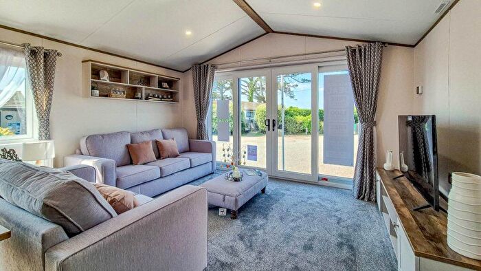 2 Bedroom Park Home For Sale In Polperro Holiday Park, PL13