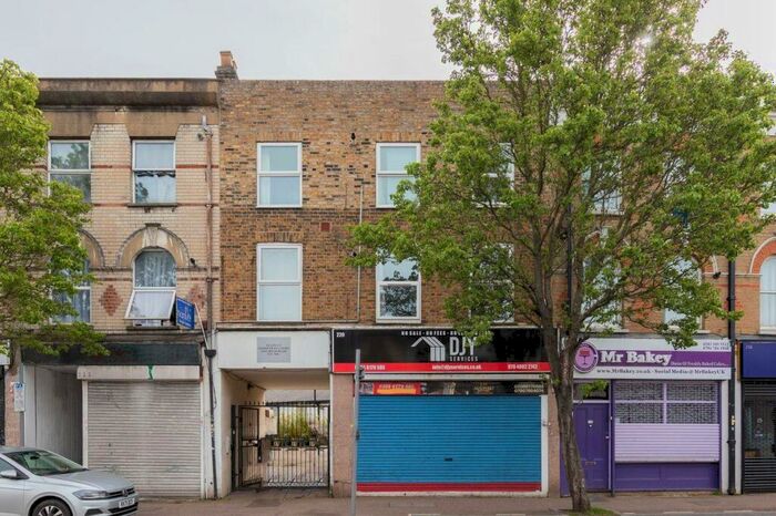 2 Bedroom Flat To Rent In High Road Leytonstone, Leytonstone, E11