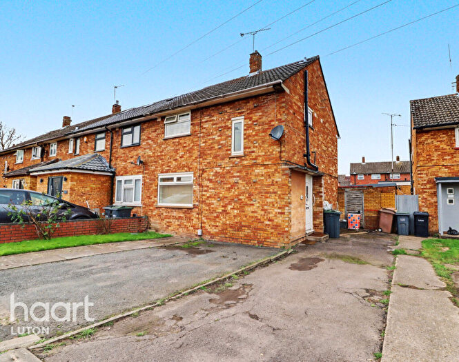 3 Bedroom End Of Terrace House For Sale In Dewsbury Road, Luton, LU3