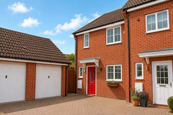 3 Bedroom End Of Terrace House For Sale In St Johns Road, Arlesey, SG15