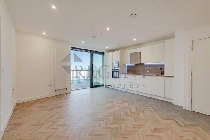 2 Bedroom Apartment To Rent In Theshoreline Building, Newnton Close, N4