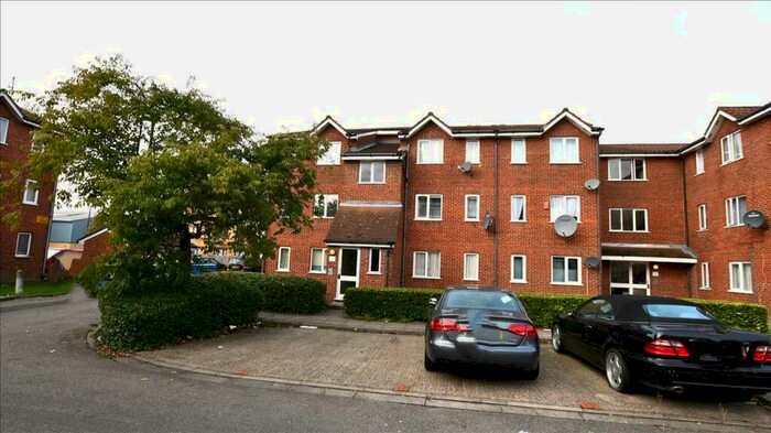 1 Bedroom Flat To Rent In Dunnock Close, London, N9