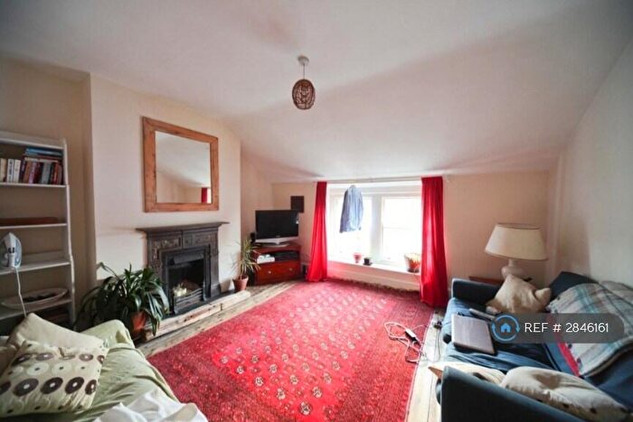 2 Bedroom Flat To Rent In Redland, Bristol, BS6