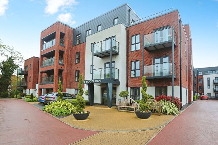 1 Bedroom Flat For Sale In Woodlands Road, Heaton Mersey, Stockport, SK4