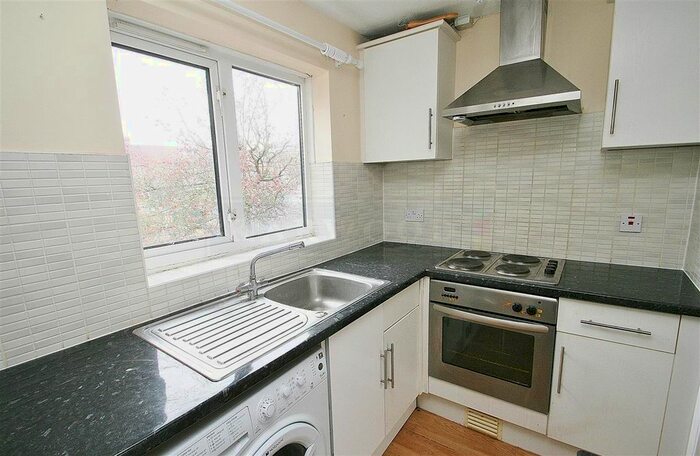 1 Bedroom Flat To Rent In Copthorne Mews, Hayes UB3