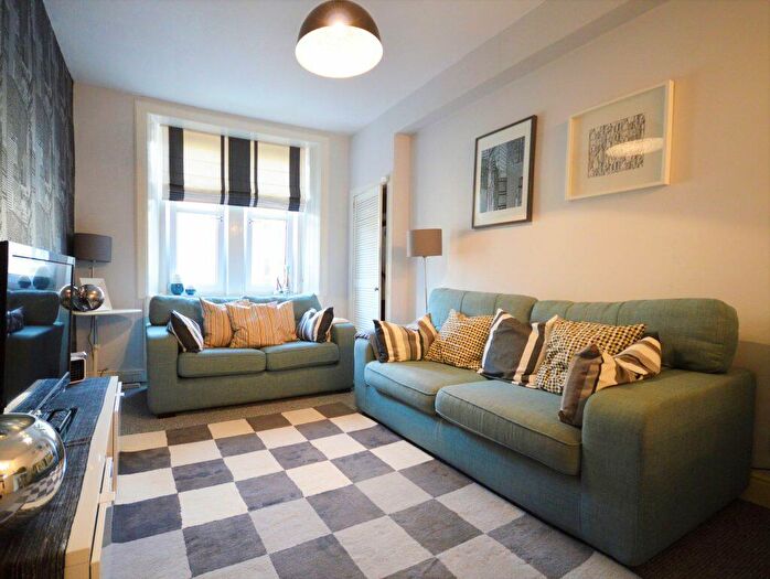 1 Bedroom Flat To Rent In L – Watson Crescent, Edinburgh, EH11