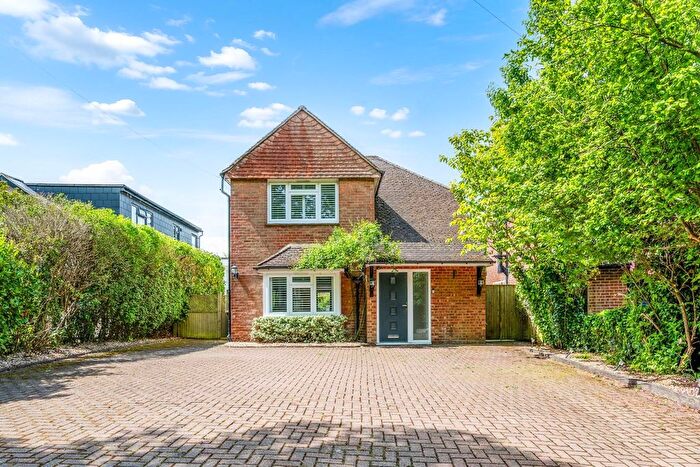 4 Bedroom Detached House For Sale In Hilltop Lane, Chaldon, Caterham, CR3
