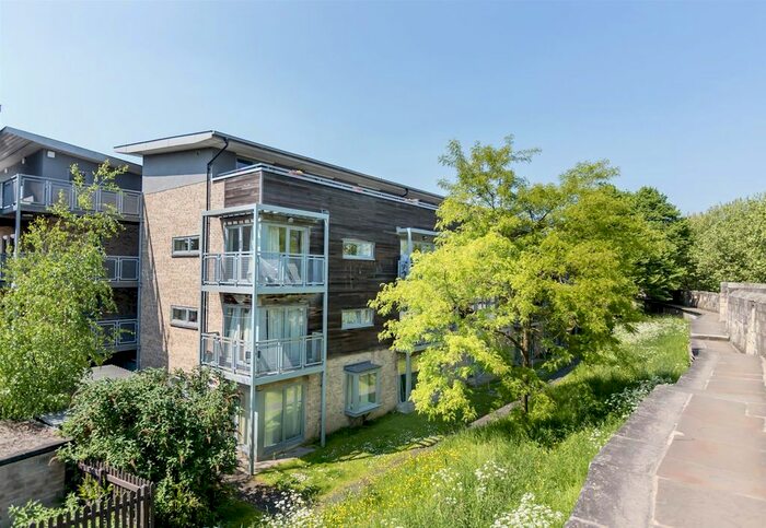 2 Bedroom Flat To Rent In Mcquades Court, York, YO1