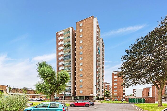 2 Bedroom Flat For Sale In Rennie Estate, London, SE16