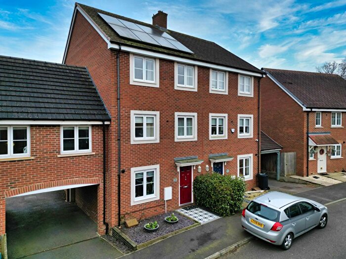 4 Bedroom Terraced House For Sale In Guyana Lane, Bletchley, MK3
