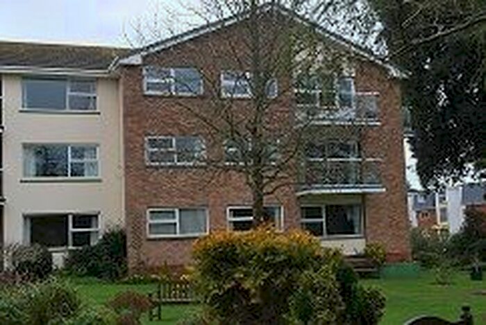 2 Bedroom Flat To Rent In Douglas Avenue, Exmouth, EX8