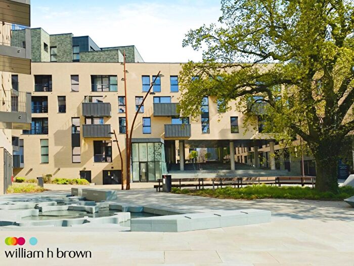 3 Bedroom Flat To Rent In Burgess Springs, Chelmsford, CM1