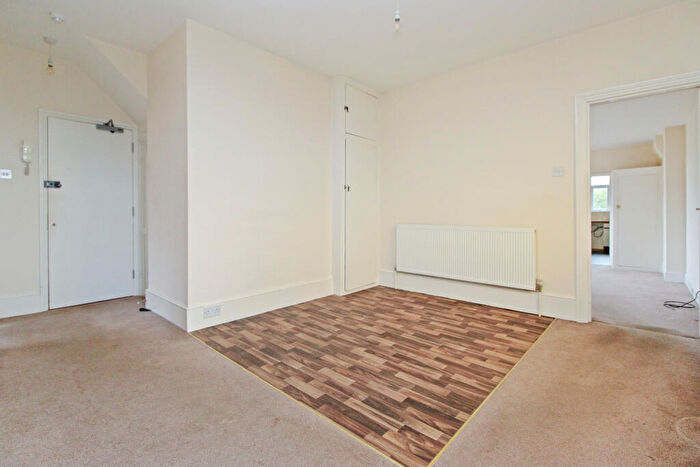 2 Bedroom Flat For Sale In Downs Park, Herne Bay, Kent, CT6