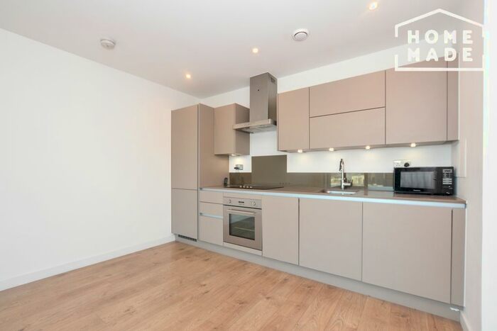 1 Bedroom Flat To Rent In Legacy Tower, , Great Eastern Road, E15