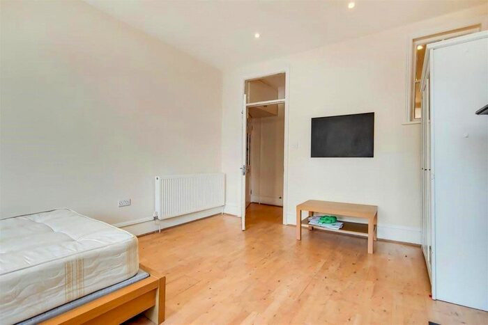 3 Bedroom Flat To Rent In Talgarth Mansions, Talgarth Road, London, W14