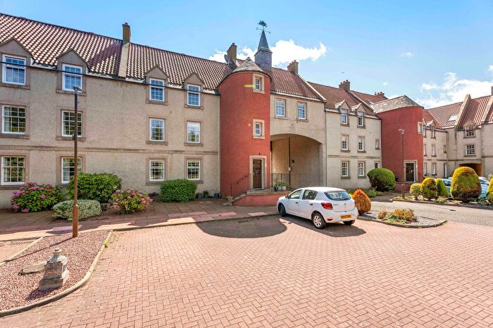2 Bedroom Flat For Sale In Friarscroft, Dunbar, East Lothian, EH42