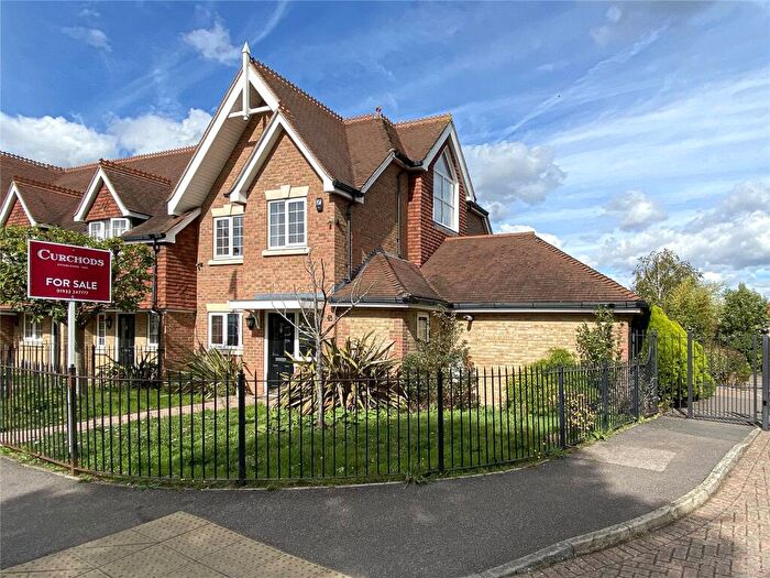 4 Bedroom End Of Terrace House For Sale In Hersham Road, Walton-On-Thames, KT12