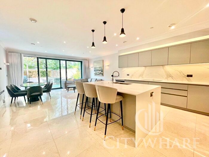 6 Bedroom Terraced House To Rent In Stevenage Road, London, SW6