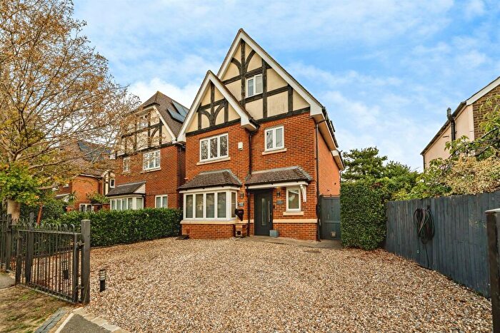 5 Bedroom Detached House For Sale In Lent Rise Road, Burnham, Slough, SL1