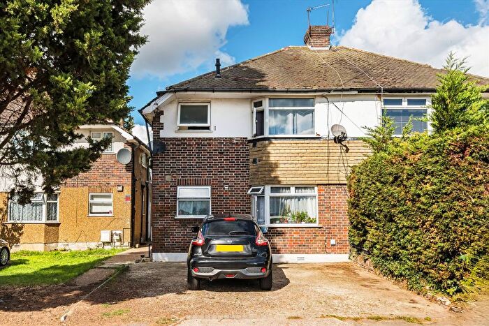 2 Bedroom Maisonette For Sale In Elmcroft Close, Bedfont, TW14