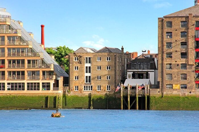 3 Bedroom Flat To Rent In Rotherhithe Street, Surrey Quays, SE16