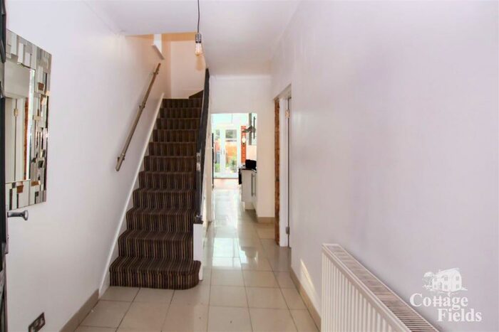 4 Bedroom House To Rent In Carterhatch Road, Enfield, EN1