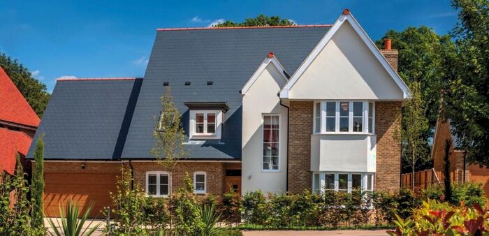 5 Bedroom Detached House For Sale In High Road, Chigwell, IG7