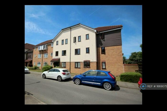 2 Bedroom Flat To Rent In Vicars Bridge Close, Wembley, HA0
